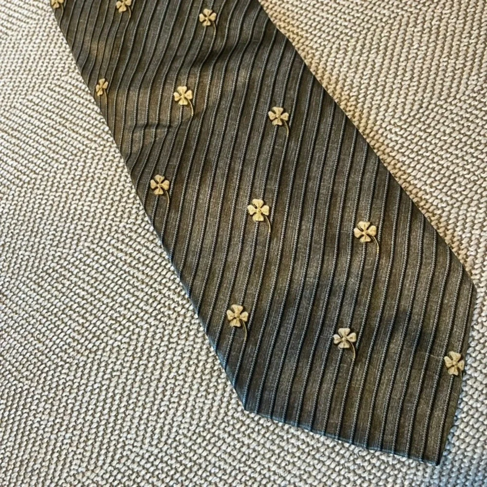 Lanvin Paris Necktie Dark Academia Mens Olive Green Silk Lucky Clover Stripe